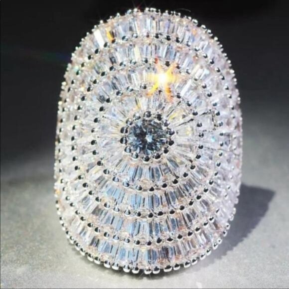 BAGUETTE 21 CT STERLING SILVER DIAMOND RING, CUTE RING, SHINY RING. - Picture 4 of 6